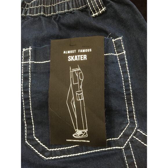 NWT Almost Famous Large Pull On Double Elastic Waist Wide Leg Cargo Skater Jeans - Picture 3 of 6